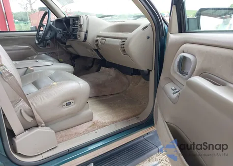 1996 Chevrolet Tahoe K1500 из США, поврежденный, VIN 1GNEK13R4TJ421208